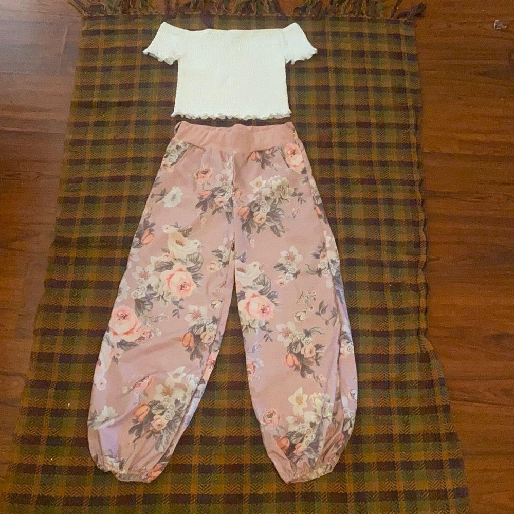 Harlem pants w Free white crunch crop top